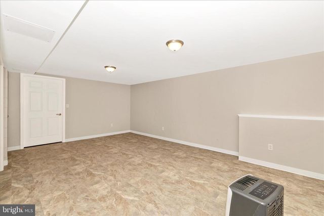 27 LEHIGH AVE, Hagerstown, MD 21742