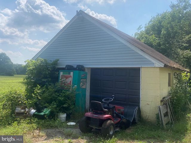 20484 S DUPONT HWY, Harrington, DE 19952