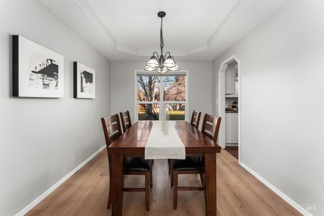 1118 N Snead Ave, Eagle, ID 83616