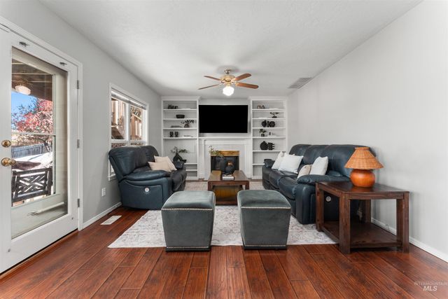 1118 N Snead Ave, Eagle, ID 83616