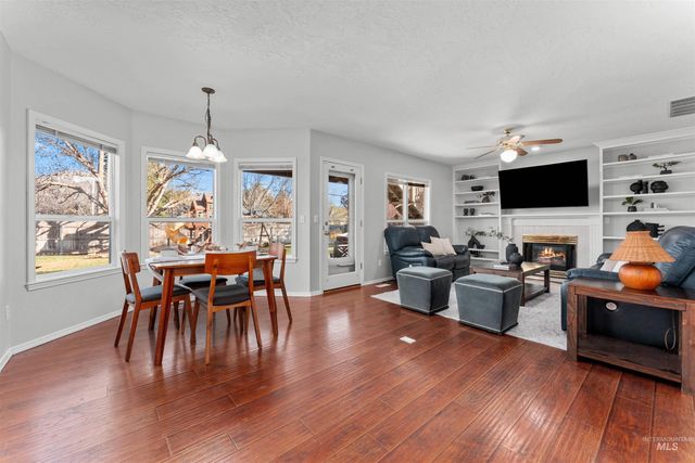 1118 N Snead Ave, Eagle, ID 83616