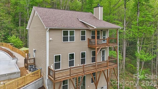 65 Leisure Lane, Swannanoa, NC 28778