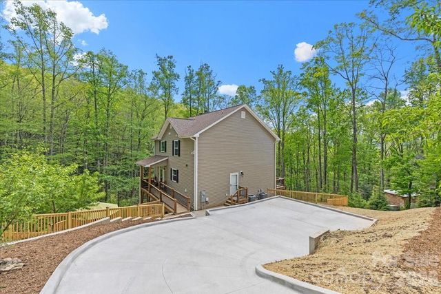 65 Leisure Lane, Swannanoa, NC 28778