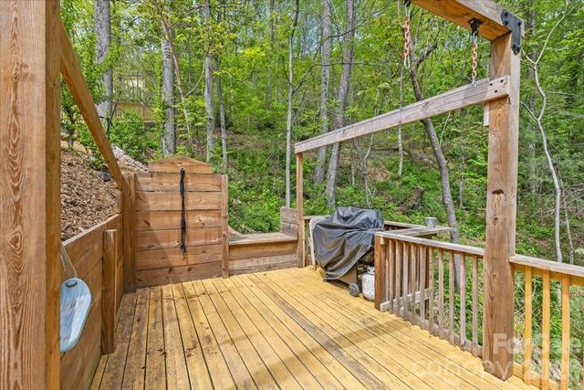 65 Leisure Lane, Swannanoa, NC 28778