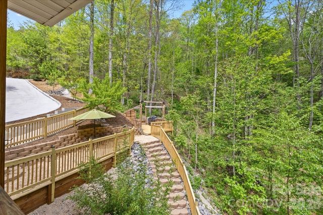 65 Leisure Lane, Swannanoa, NC 28778