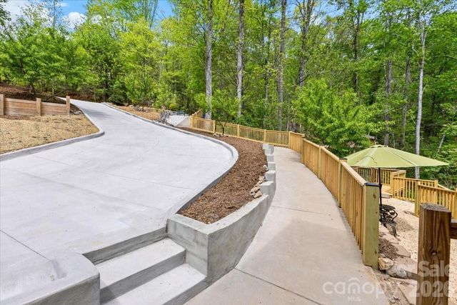 65 Leisure Lane, Swannanoa, NC 28778