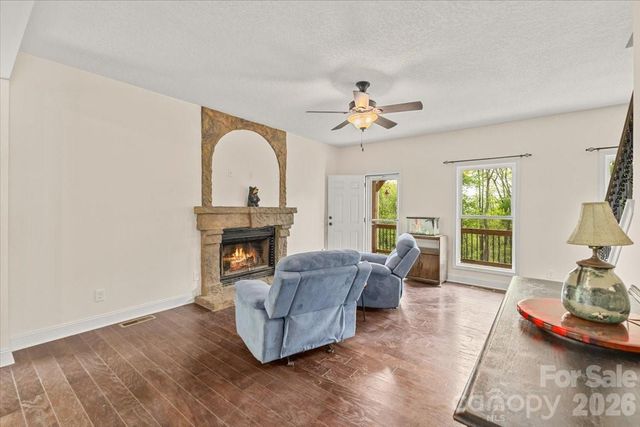 65 Leisure Lane, Swannanoa, NC 28778