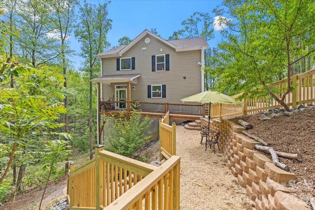 65 Leisure Lane, Swannanoa, NC 28778