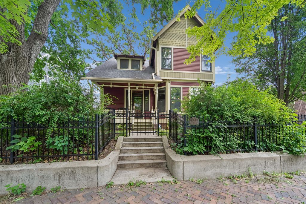 821 16th Street, Des Moines, IA 50314