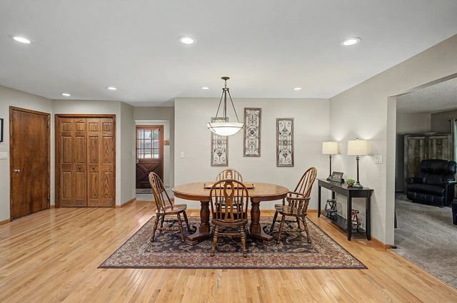 2349 Lake View Drive, Ames, IA 50010
