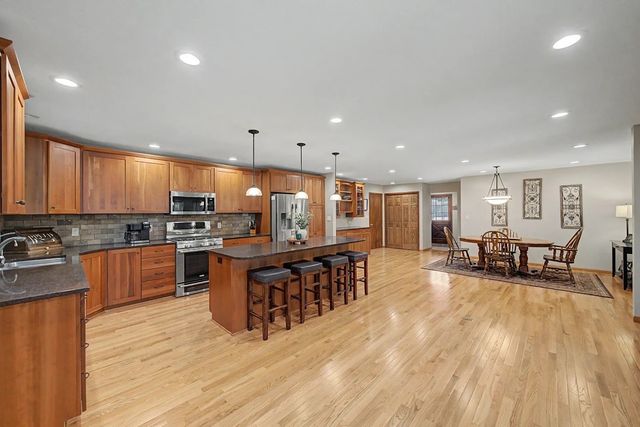 2349 Lake View Drive, Ames, IA 50010