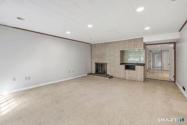 10 Lombard Drive, Prospect, CT 06712