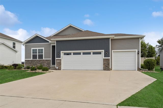 2521 NW Woodbury Drive, Ankeny, IA 50023