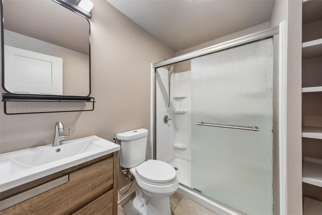 2521 NW Woodbury Drive, Ankeny, IA 50023