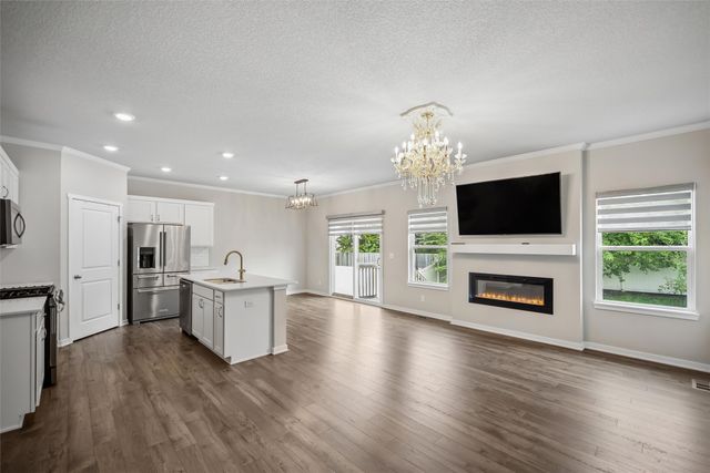 2521 NW Woodbury Drive, Ankeny, IA 50023