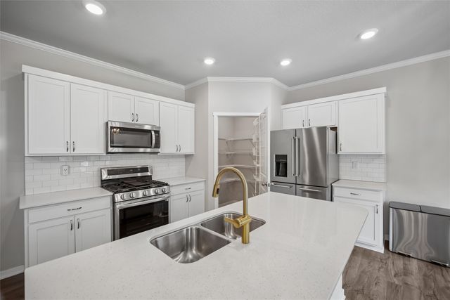 2521 NW Woodbury Drive, Ankeny, IA 50023
