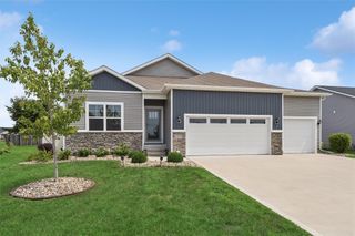 2521 NW Woodbury Drive, Ankeny, IA 50023