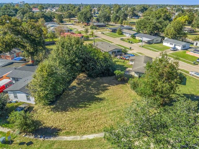 2919 General Mitchell Drive, Lake Charles, LA 70615