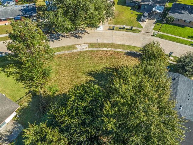 2919 General Mitchell Drive, Lake Charles, LA 70615