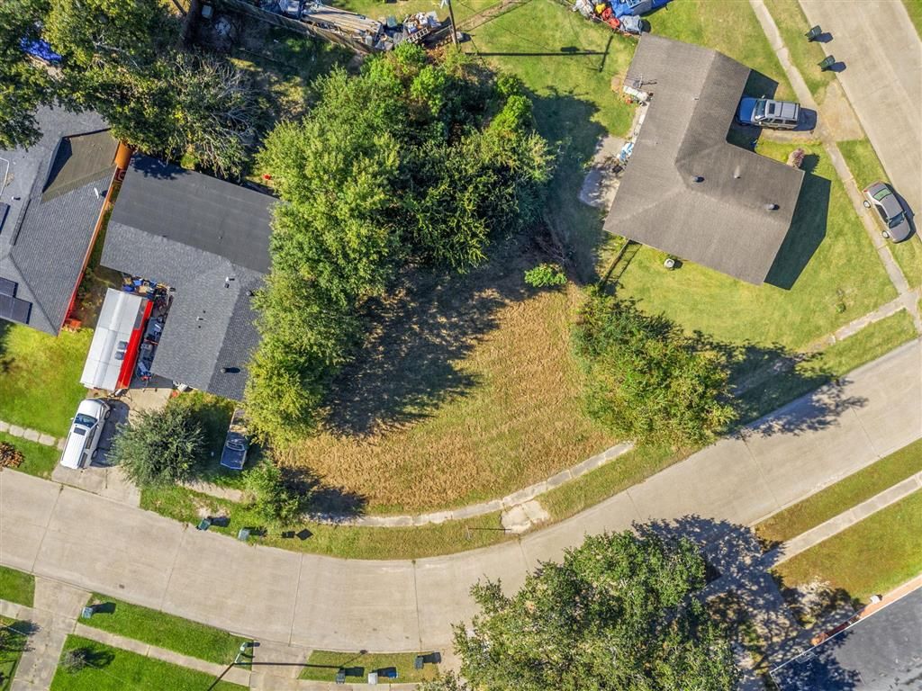 2919 General Mitchell Drive, Lake Charles, LA 70615