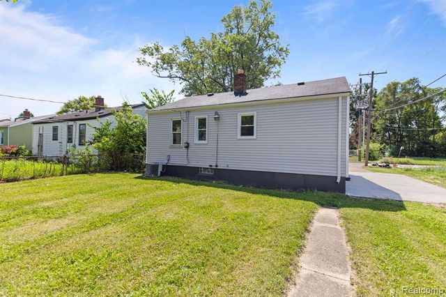 27334 Notre Dame Street, Inkster, MI 48141