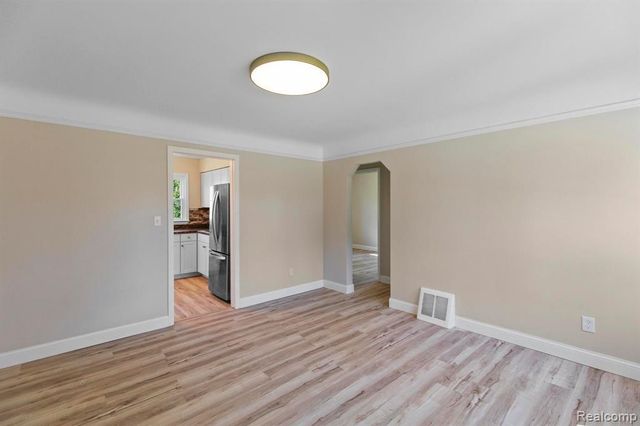 27334 Notre Dame Street, Inkster, MI 48141