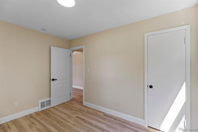 27334 Notre Dame Street, Inkster, MI 48141