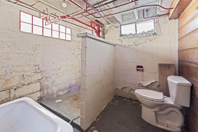 1120 ELIZABETH AVENUE, Marinette, WI 54143