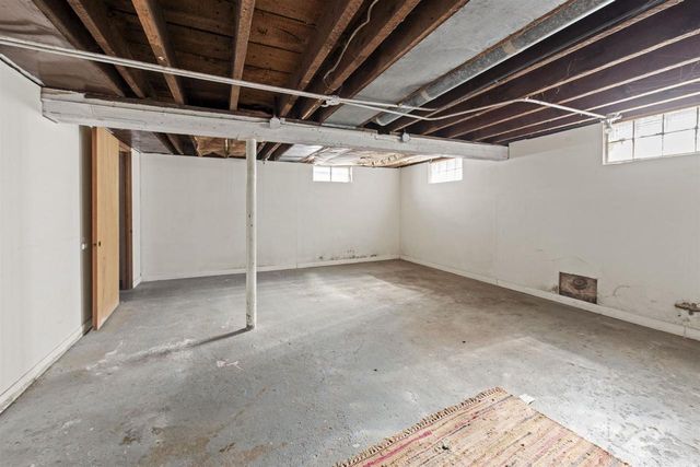 1120 ELIZABETH AVENUE, Marinette, WI 54143