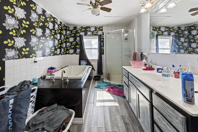 1120 ELIZABETH AVENUE, Marinette, WI 54143