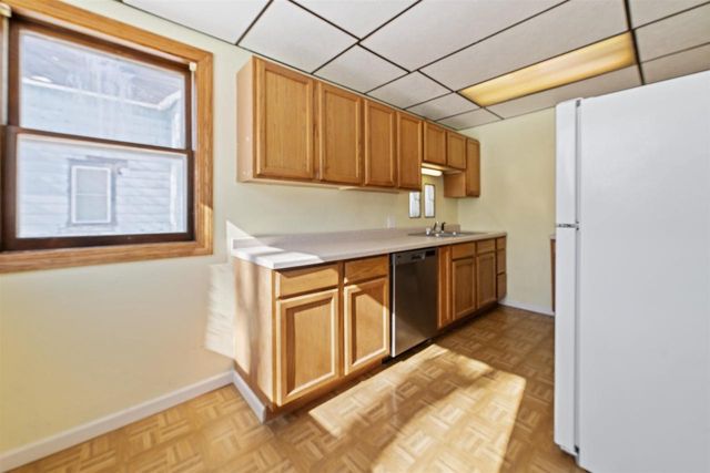 1120 ELIZABETH AVENUE, Marinette, WI 54143