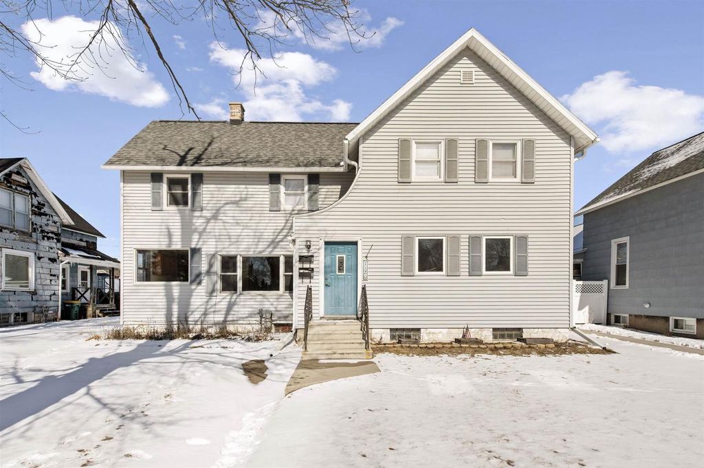 1120 ELIZABETH AVENUE, Marinette, WI 54143