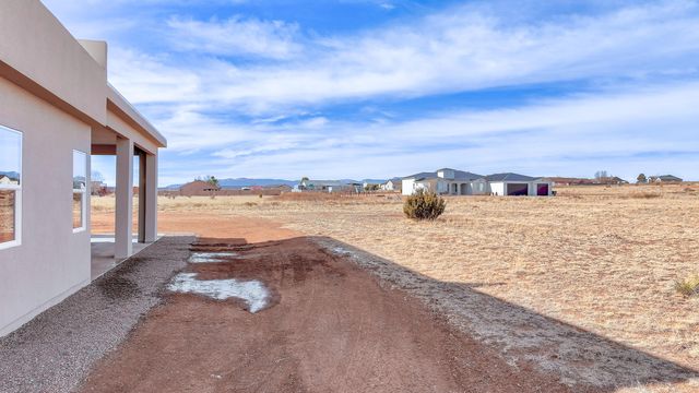 29 Kailey Loop, Edgewood, NM 87015