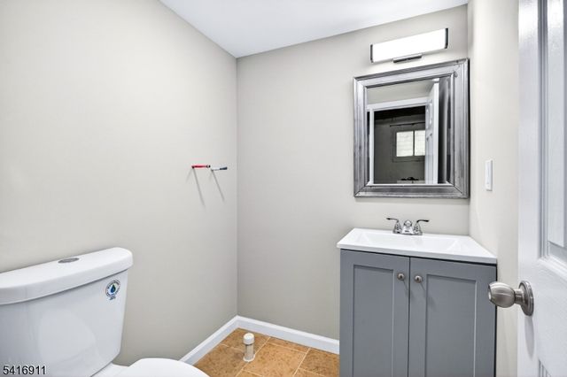 645 Kimball Ave, Westfield Town, NJ 07090