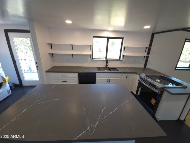 3326 HOMESTEAD Drive, Overgaard, AZ 85933