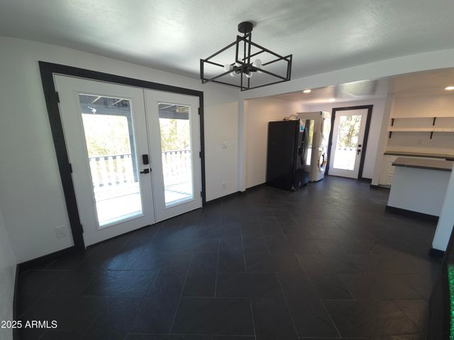 3326 HOMESTEAD Drive, Overgaard, AZ 85933