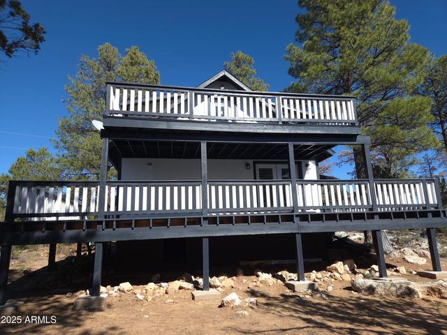 3326 HOMESTEAD Drive, Overgaard, AZ 85933