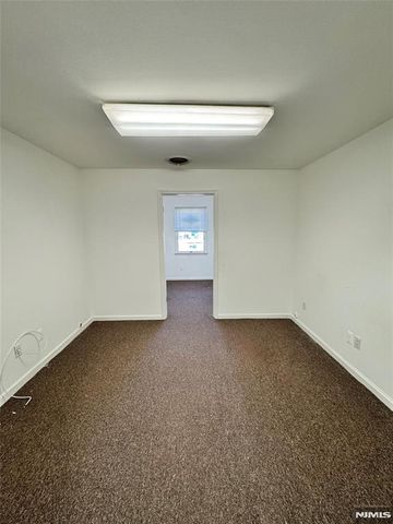 12-18 River Road A, Fair Lawn, NJ 07410