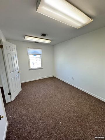 12-18 River Road A, Fair Lawn, NJ 07410