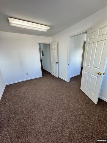 12-18 River Road A, Fair Lawn, NJ 07410