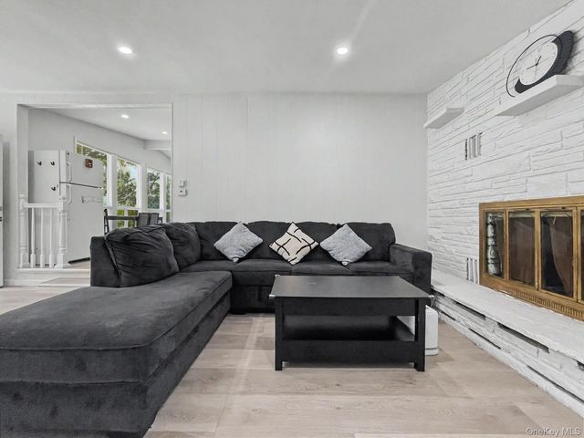 44 Straight Path, Rock Hill, NY 12775