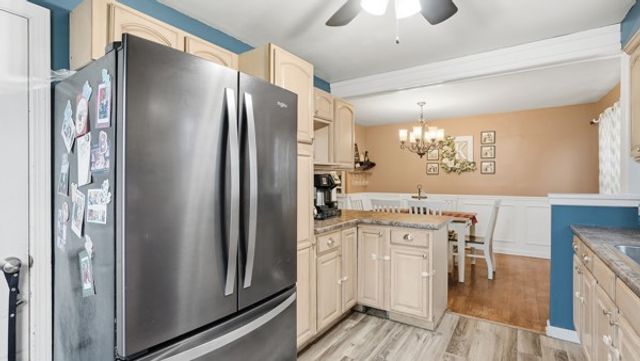 908 Aetna Dr, Ellwood City, PA 16117