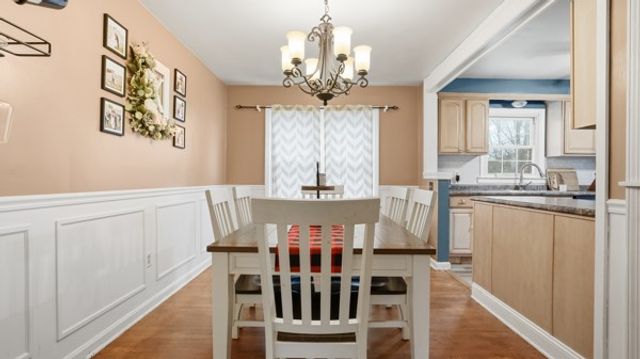 908 Aetna Dr, Ellwood City, PA 16117