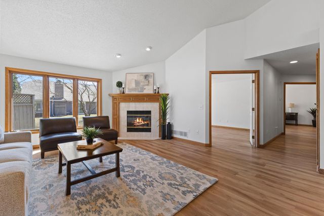 5619 Dunlap Avenue N, Shoreview, MN 55126