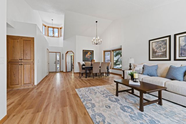 5619 Dunlap Avenue N, Shoreview, MN 55126