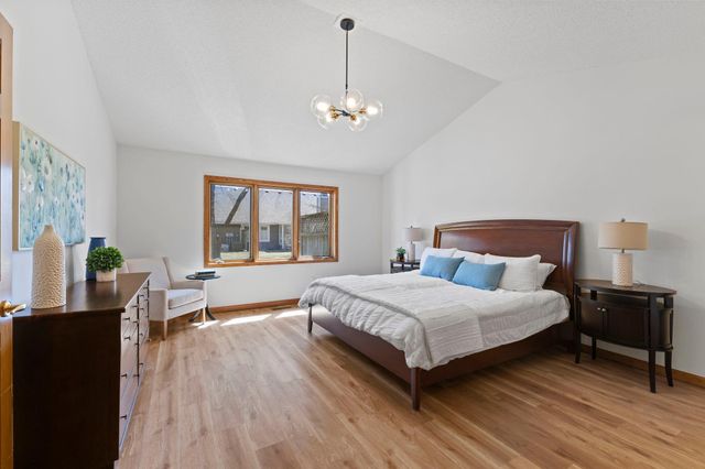 5619 Dunlap Avenue N, Shoreview, MN 55126