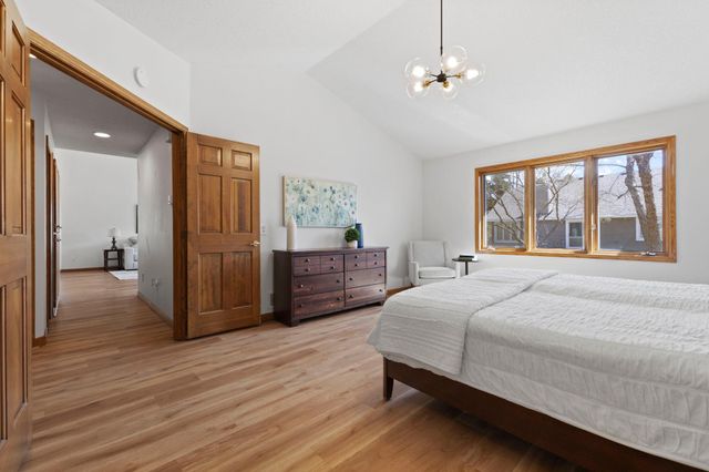 5619 Dunlap Avenue N, Shoreview, MN 55126