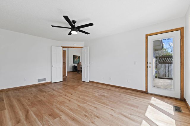5619 Dunlap Avenue N, Shoreview, MN 55126