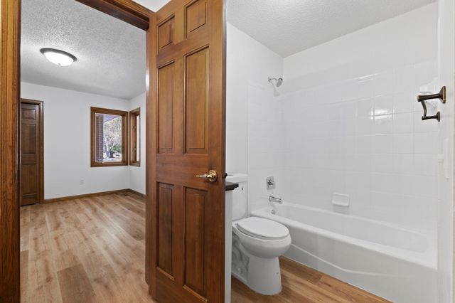 5619 Dunlap Avenue N, Shoreview, MN 55126