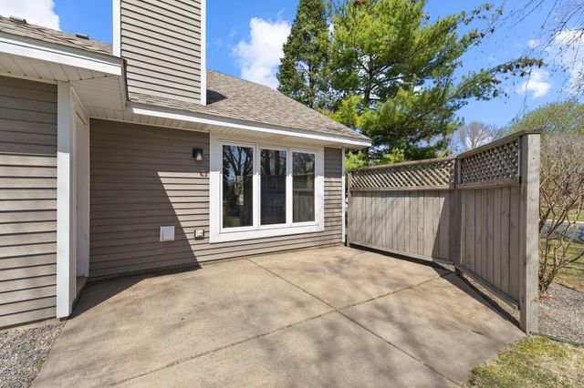 5619 Dunlap Avenue N, Shoreview, MN 55126